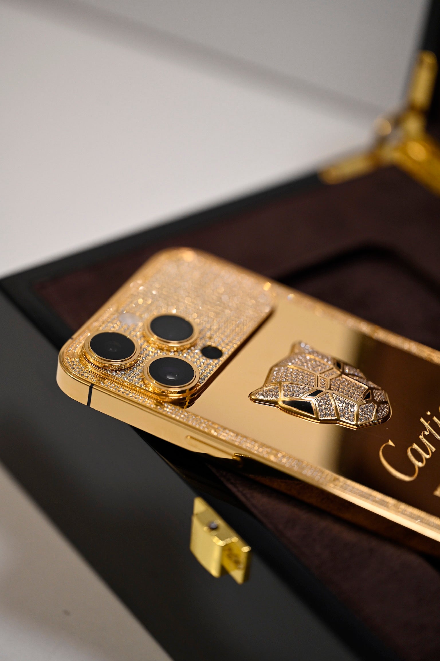 Collection of Iphone 13 pro - Limited Edition - 24kt Gold