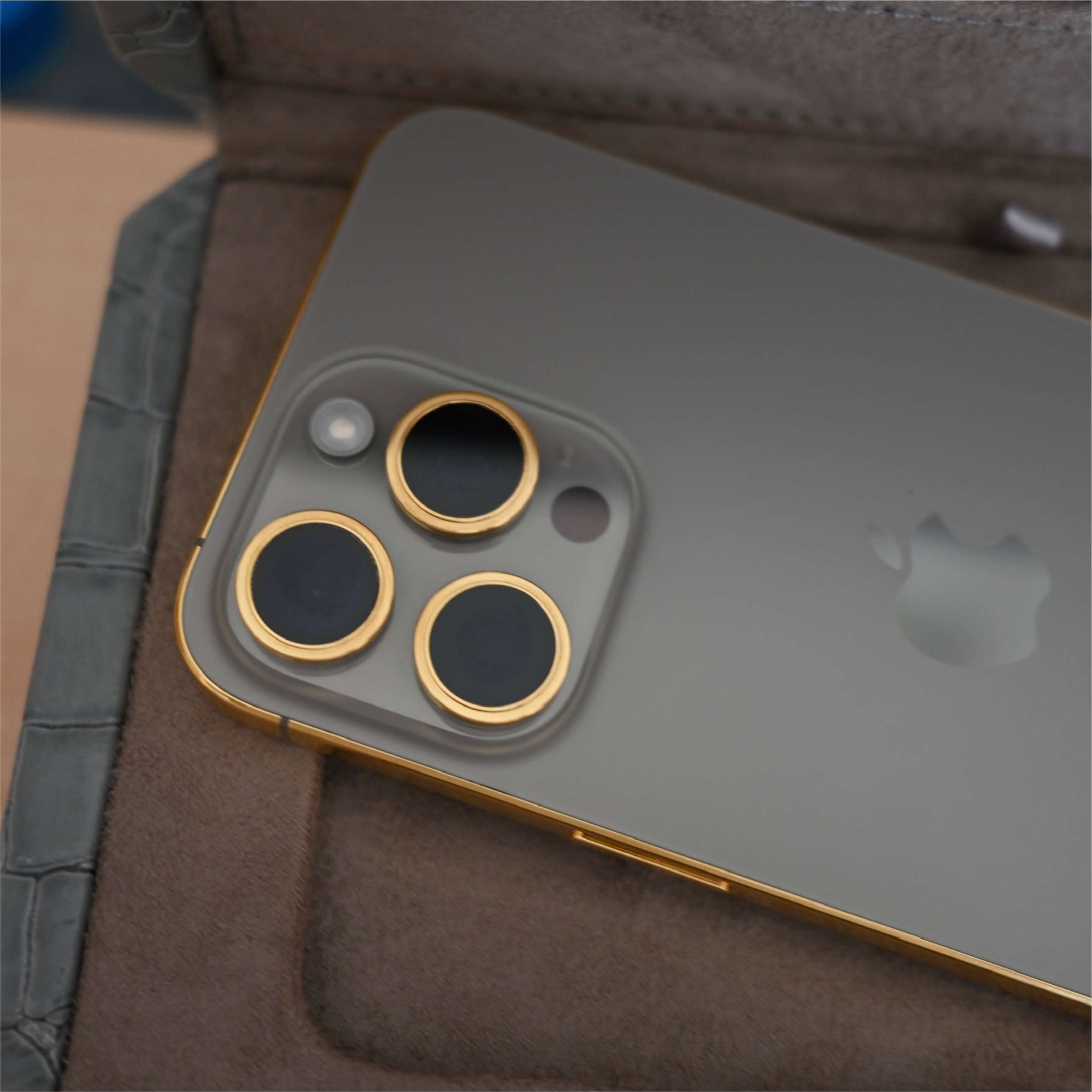 Iphone 15 Pro Max - 24kt Gold - Edge Gold and Full Gold